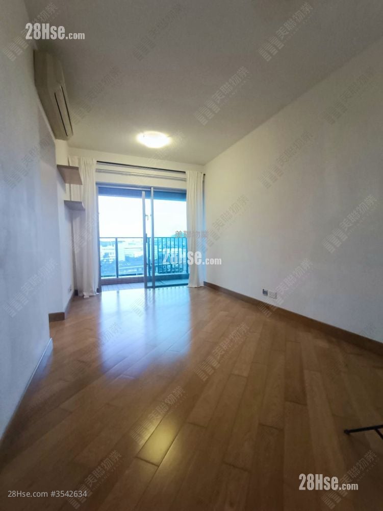 Harbour Green Sell 2 Bedrooms 477 ft² ( 44.3 m² )