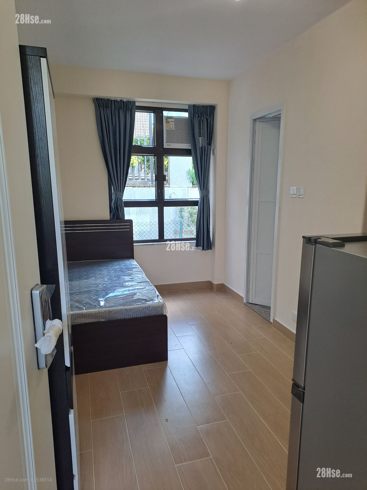 Fontana Villa Rental 150 ft² ( 13.9 m² )