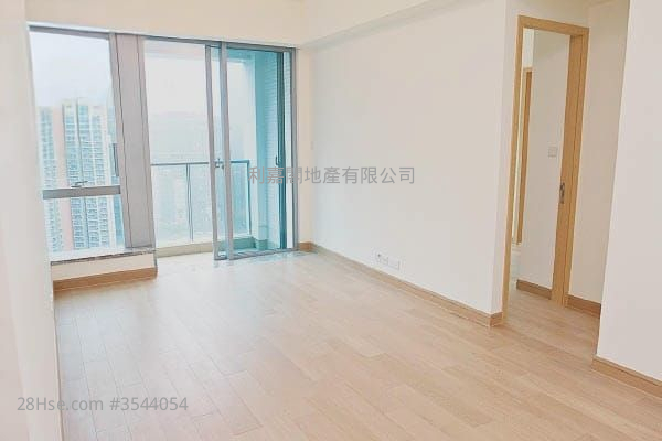 The Parkside Rental 3 Bedrooms , 2 Bathrooms 698 ft² ( 64.8 m² )