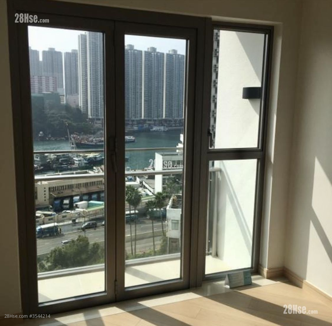 South Coast Sell 2 Bedrooms , 1 Bathroom 478 ft² ( 44.4 m² )