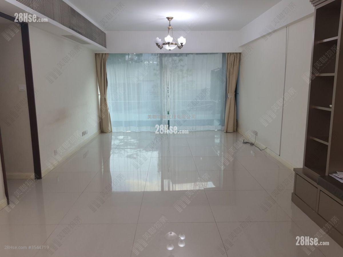Meridian Hill Sell 3 Bedrooms 1,355 ft² ( 125.9 m² )