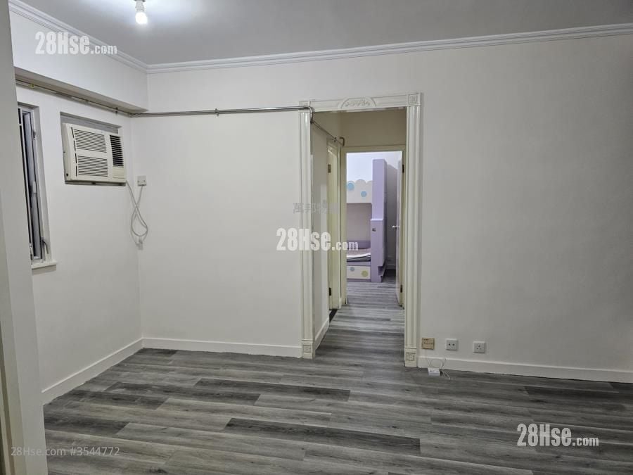 Uptown Plaza Rental 2 Bedrooms , 1 Bathroom 465 ft² ( 43.2 m² )