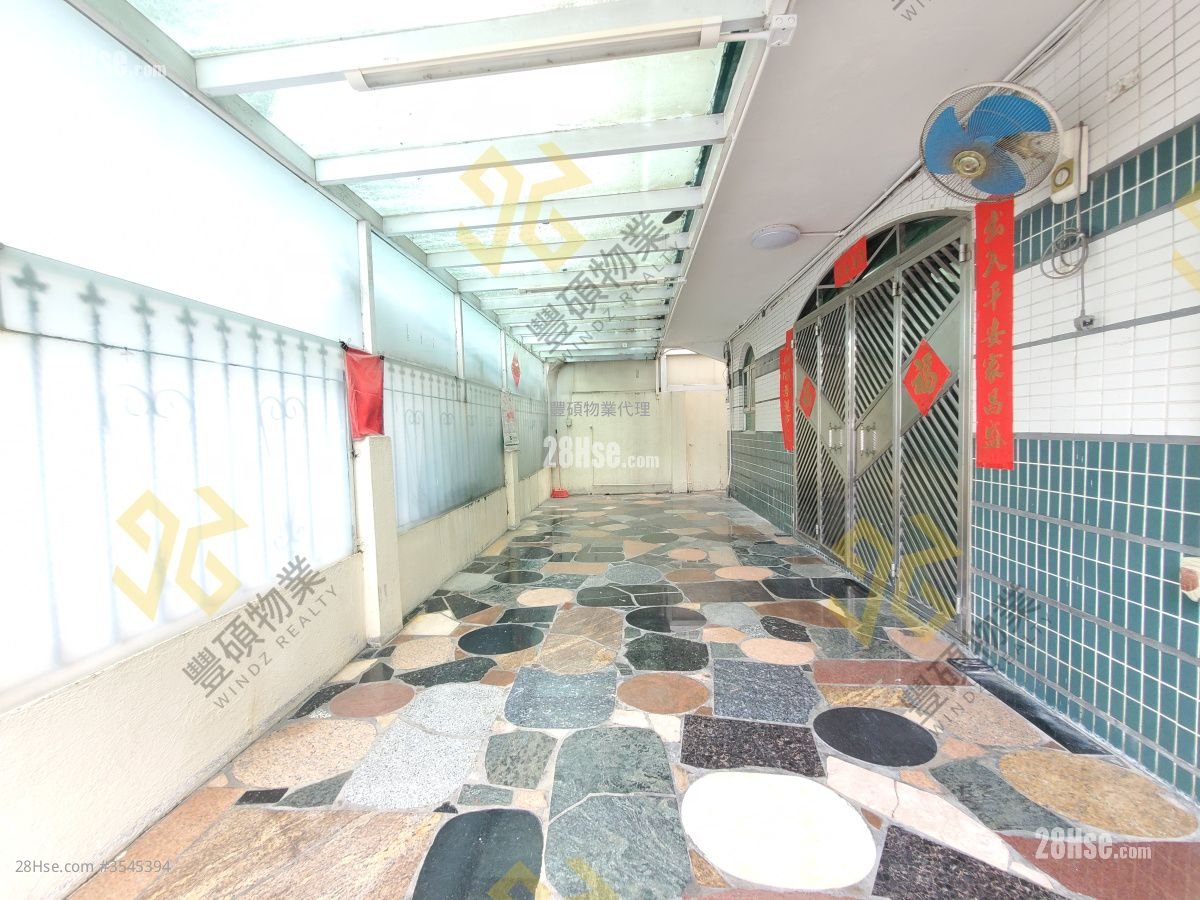 Village Rental 3 Bedrooms , 1 Bathroom 700 ft² ( 65.0 m² )
