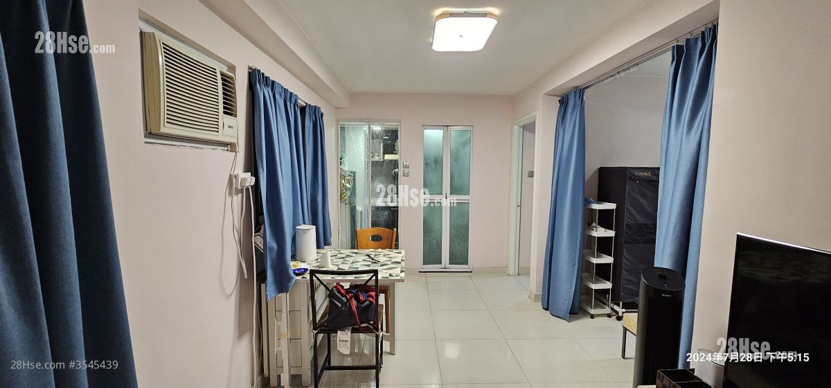 Lucky Plaza Rental 2 Bedrooms , 1 Bathroom 348 ft² ( 32.3 m² )