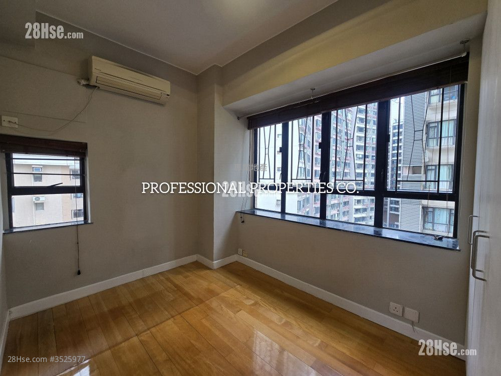 Robinson Heights Rental 3 Bedrooms , 2 Bathrooms 762 ft² ( 70.8 m² )