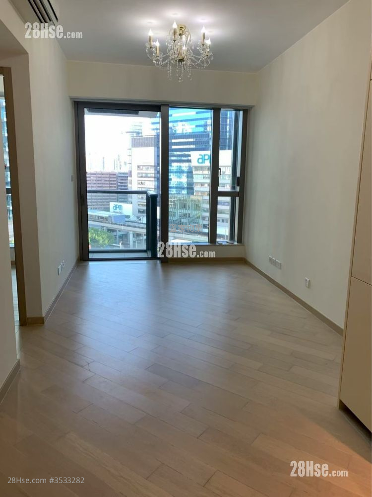 Grand Central Rental 500 ft² ( 46.5 m² )