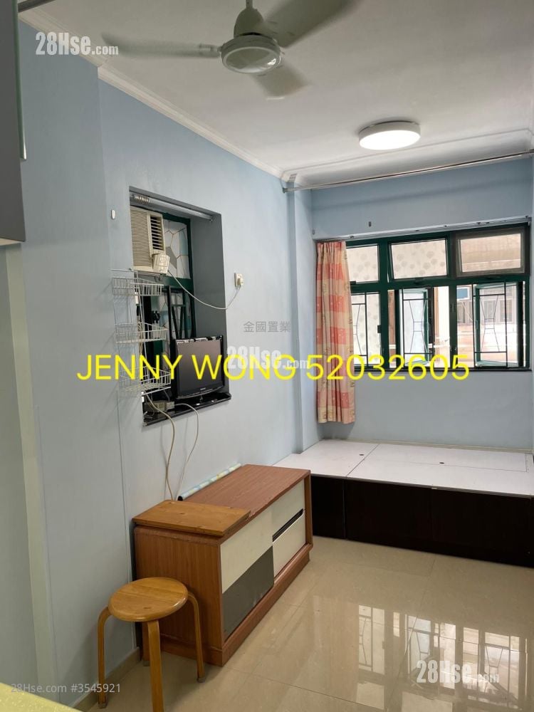 Man Cheong Building Sell 5+ Bedrooms , 5+ Bathrooms 665 ft² ( 61.8 m² )