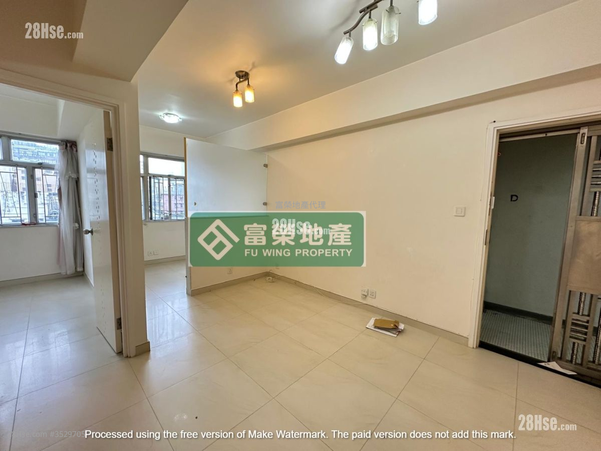 Grandview Building Sell 2 Bedrooms , 1 Bathroom 348 ft² ( 32.3 m² )
