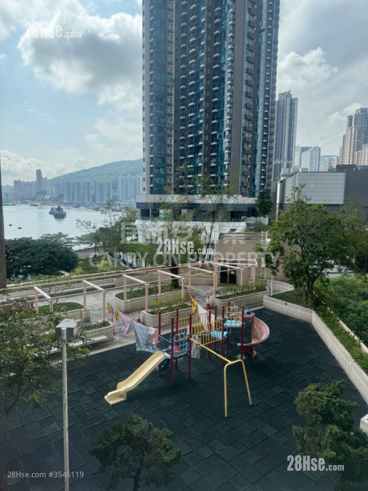 Waterside Plaza Sell 3 Bedrooms , 1 Bathroom 532 ft² ( 49.4 m² )