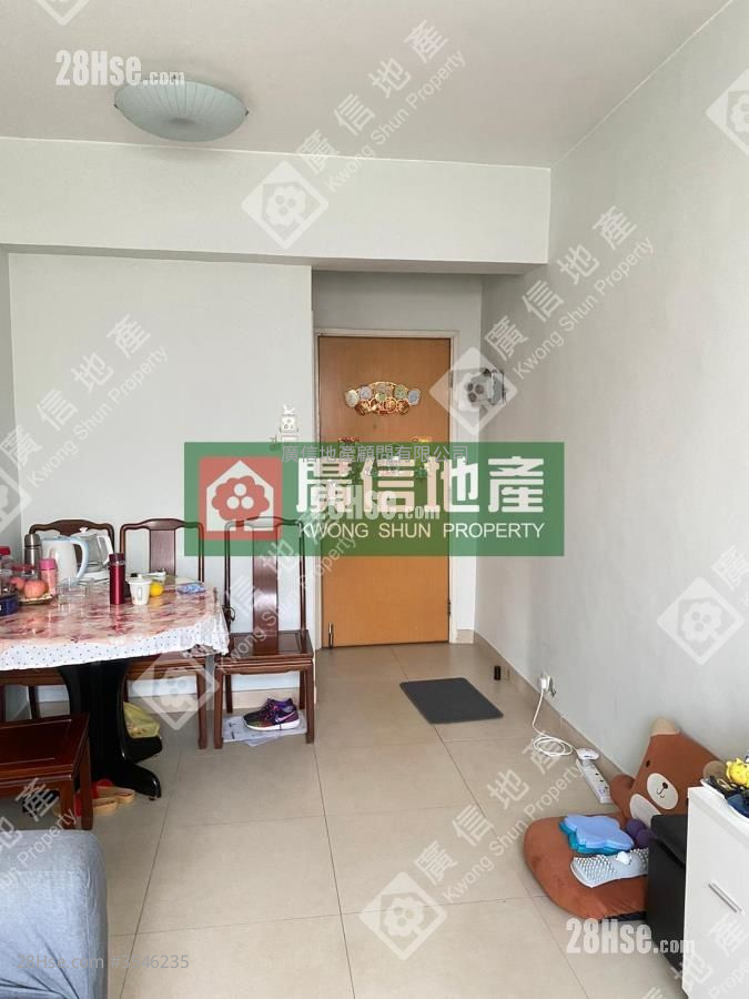 Grandview Building Sell 3 Bedrooms , 1 Bathroom 438 ft² ( 40.7 m² )