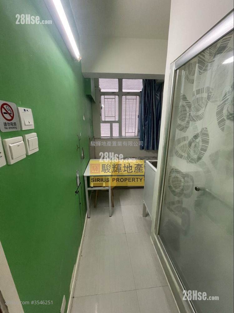 11 Lock Road Rental 140 ft² ( 13.0 m² )