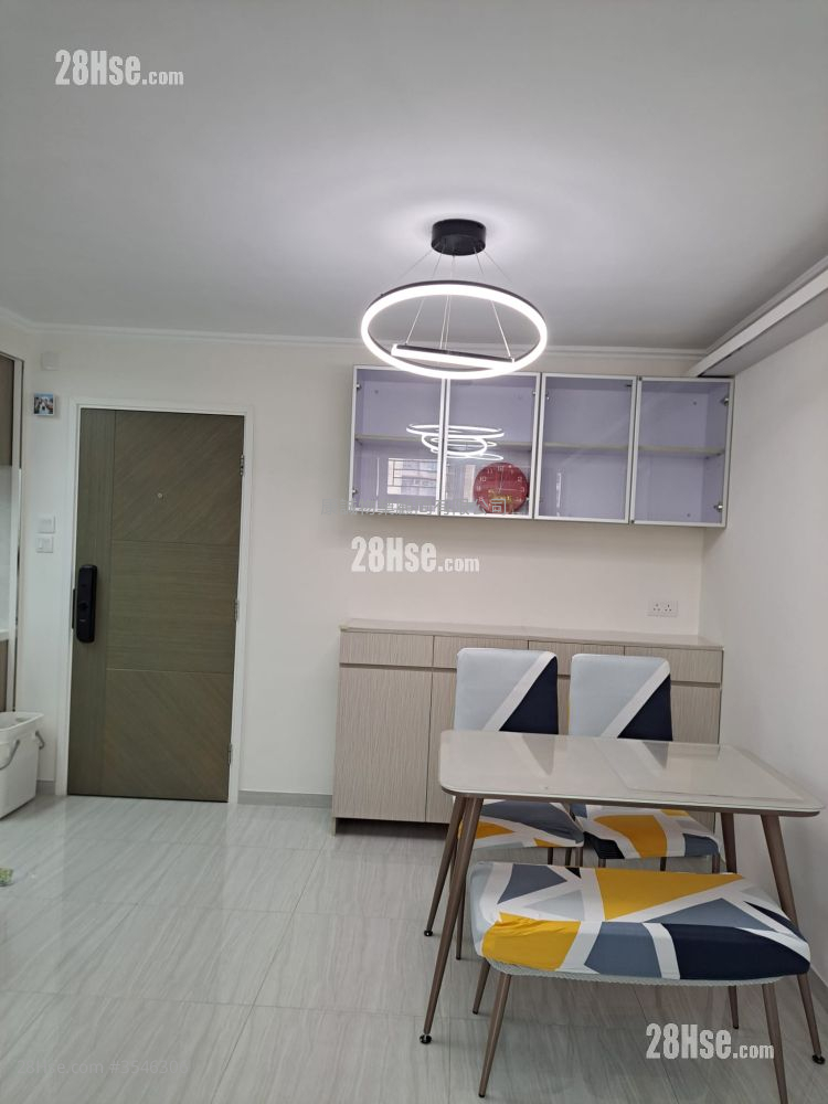 Hong Nga Court Sell 2 Bedrooms , 1 Bathroom 546 ft² ( 50.7 m² )