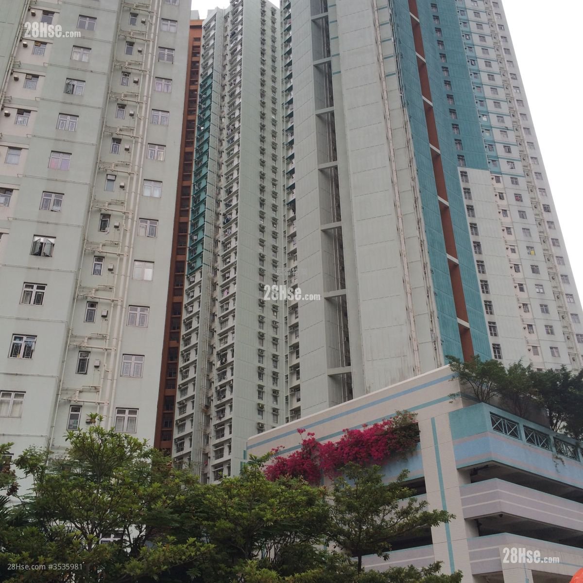 Tung Tao Court Sell 3 Bedrooms , 2 Bathrooms 666 ft² ( 61.9 m² )