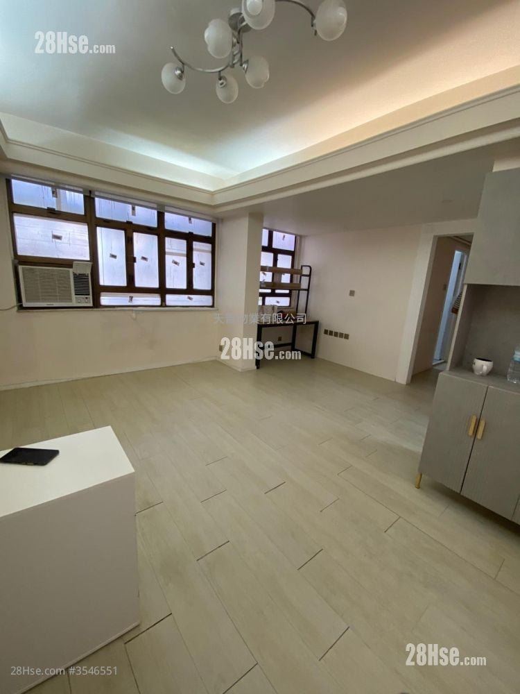 Kiu Wai Mansion Sell 4 Bedrooms , 2 Bathrooms 630 ft² ( 58.5 m² )