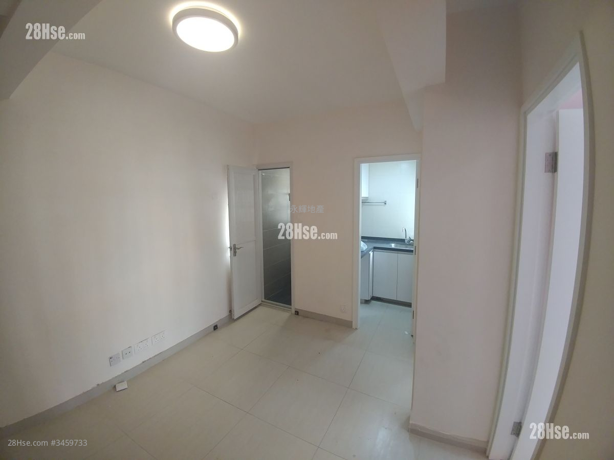 Foo On Building Rental 2 Bedrooms 288 ft² ( 26.8 m² )