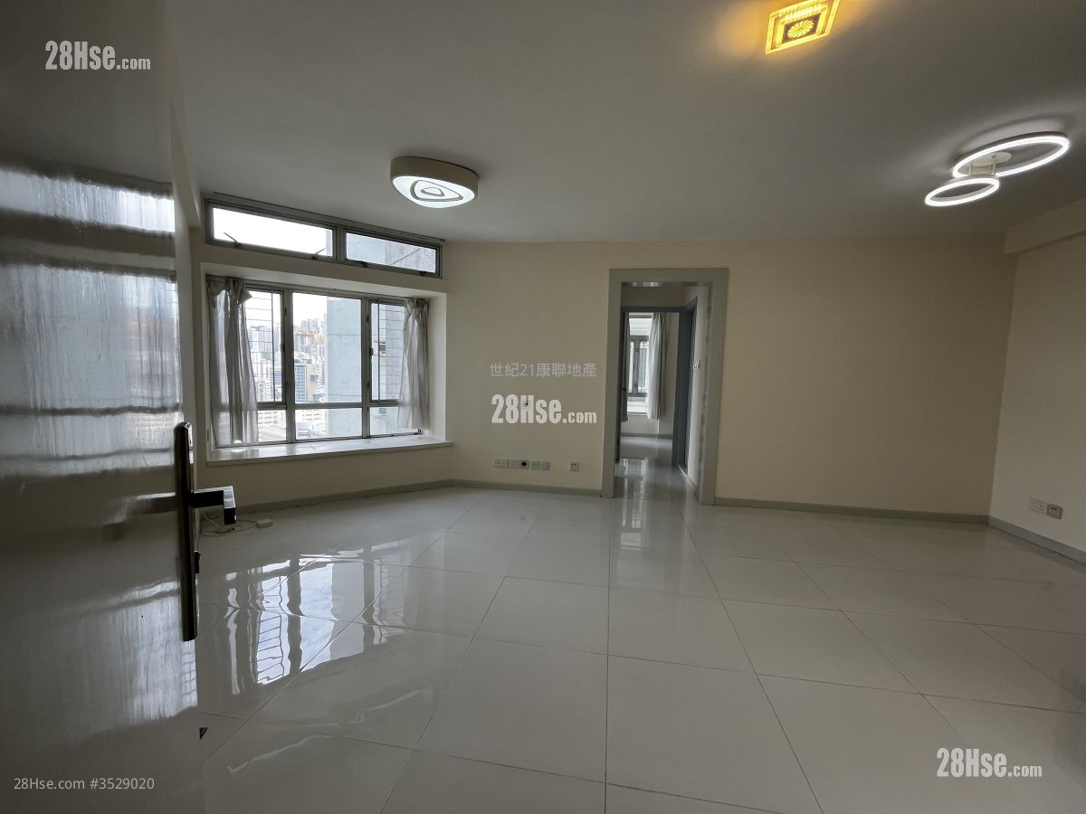 Laguna City Rental 2 Bedrooms , 1 Bathroom 517 ft² ( 48.0 m² )
