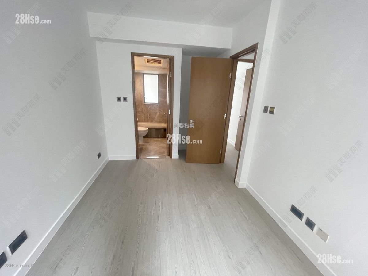 The Nova Sell 3 Bedrooms , 2 Bathrooms 840 ft² ( 78.0 m² )