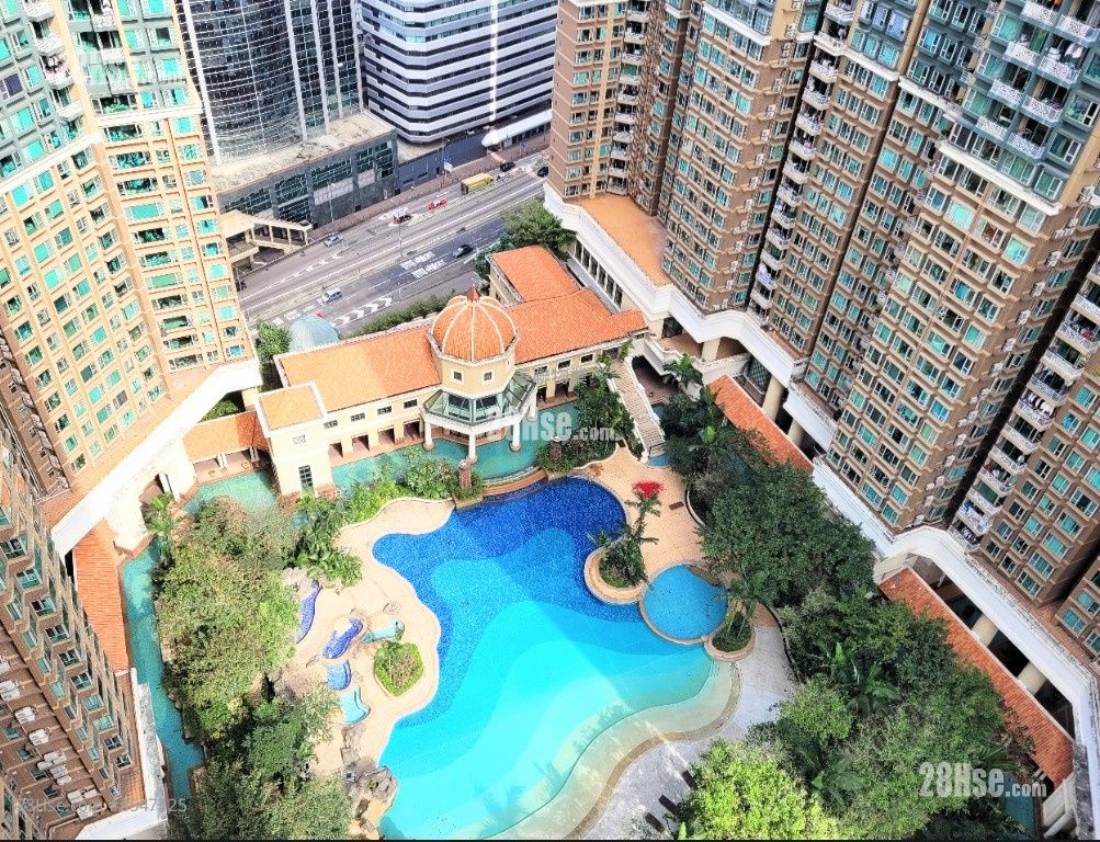 Banyan Garden Sell 3 Bedrooms , 2 Bathrooms 676 ft² ( 62.8 m² )