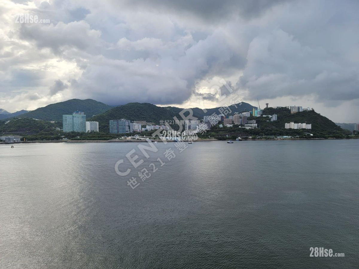 Ocean View Rental 3 Bedrooms , 2 Bathrooms 657 ft² ( 61.0 m² )