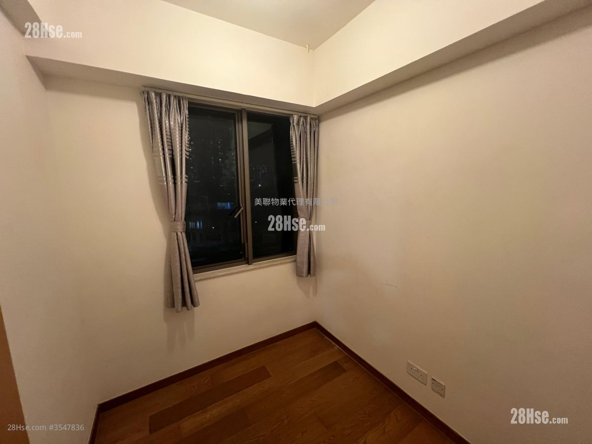 The Papillons Rental 520 ft² ( 48.3 m² )