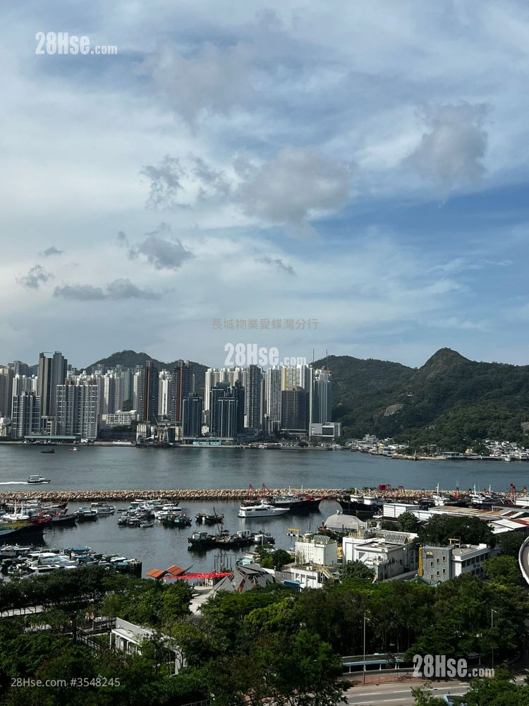 Aldrich Garden Sell 592 ft² ( 55.0 m² )