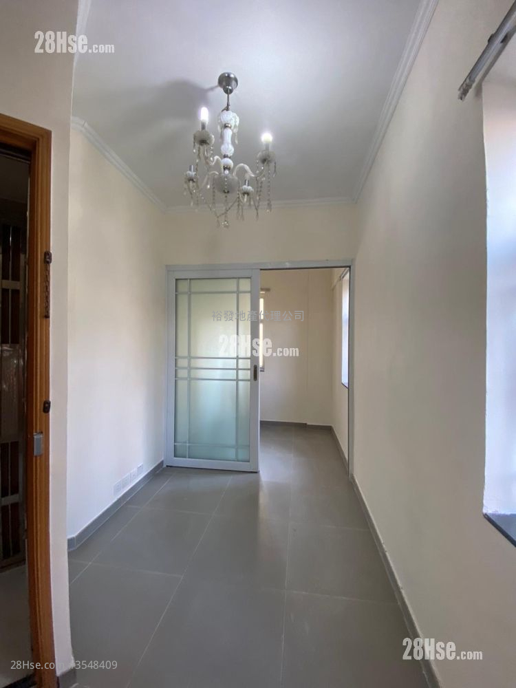Tung Chau Mansion Sell 5+ Bedrooms , 5+ Bathrooms 717 ft² ( 66.6 m² )