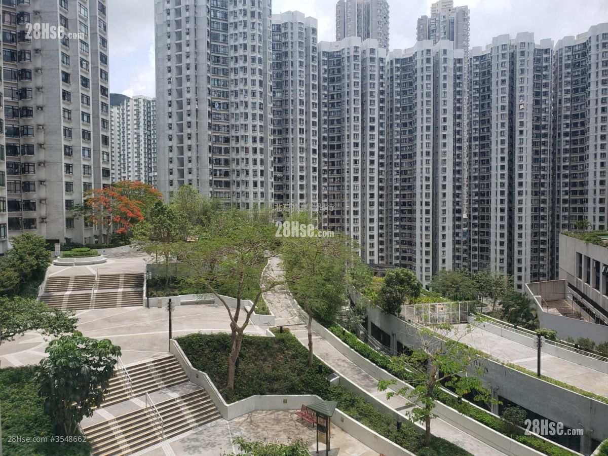 Kornhill Sell 3 Bedrooms , 1 Bathroom 646 ft² ( 60.0 m² )
