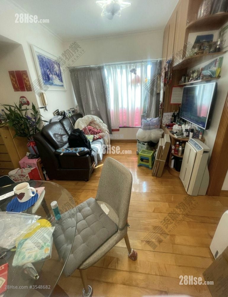 Fanling Town Center Sell 3 Bedrooms , 1 Bathroom 454 ft² ( 42.2 m² )