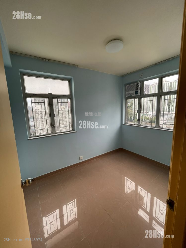 Tsuen Wan Centre Rental 2 Bedrooms , 1 Bathroom 380 ft² ( 35.3 m² )