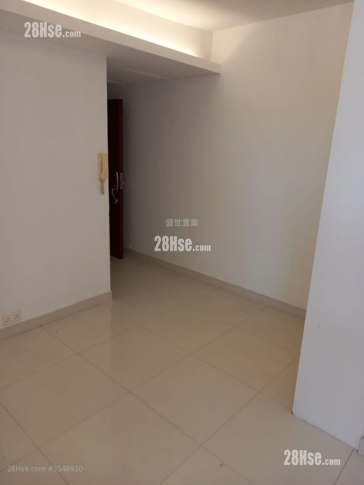 Grandway Garden Sell 2 Bedrooms , 1 Bathroom 484 ft² ( 45.0 m² )