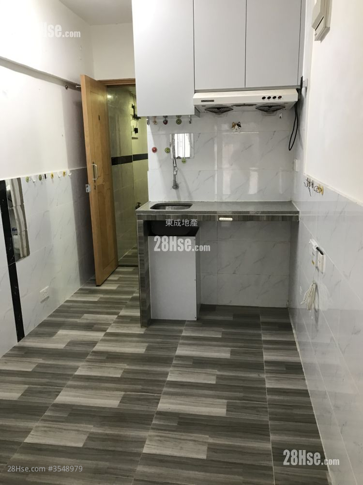 Tung Po Building Rental Studio , 1 Bathroom 100 ft² ( 9.3 m² )