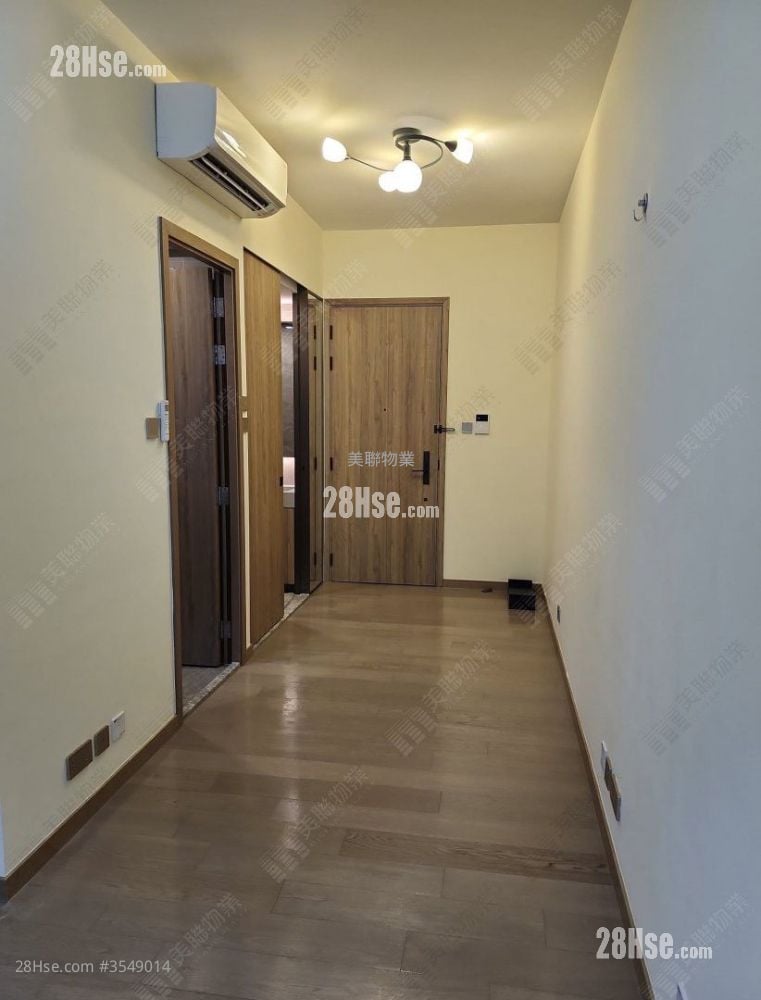 Centra Horizon Sell 243 ft² ( 22.6 m² )
