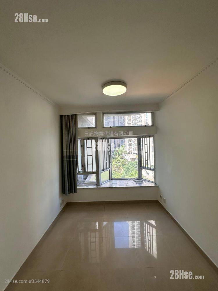 Riviera Gardens Rental 3 Bedrooms , 1 Bathroom 497 ft² ( 46.2 m² )