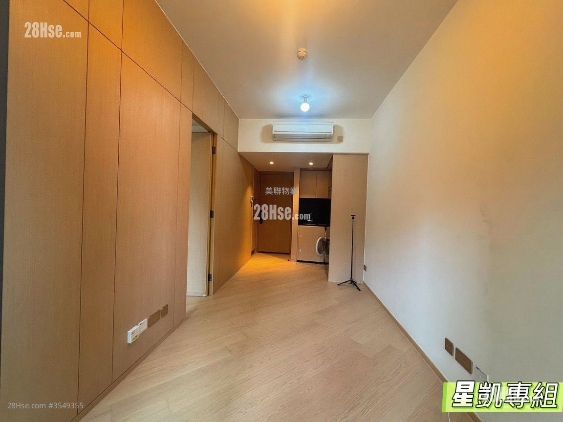 The Arles Sell 1 Bedroom , 1 Bathroom 347 ft² ( 32.2 m² )