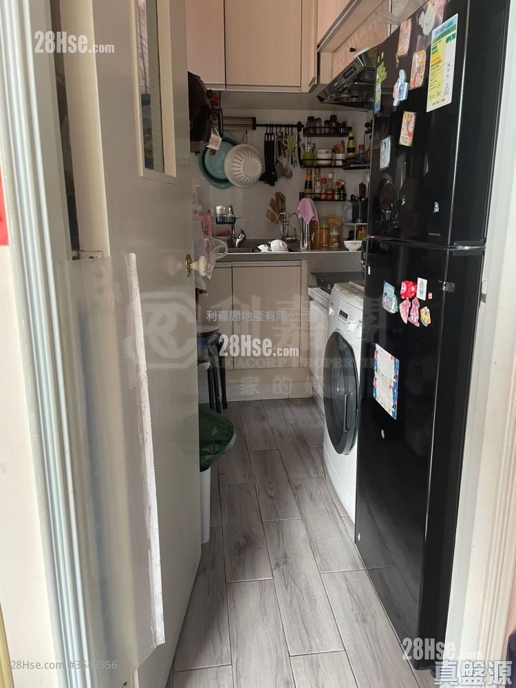 Avon Park Sell 2 Bedrooms , 1 Bathroom 400 ft² ( 37.2 m² )