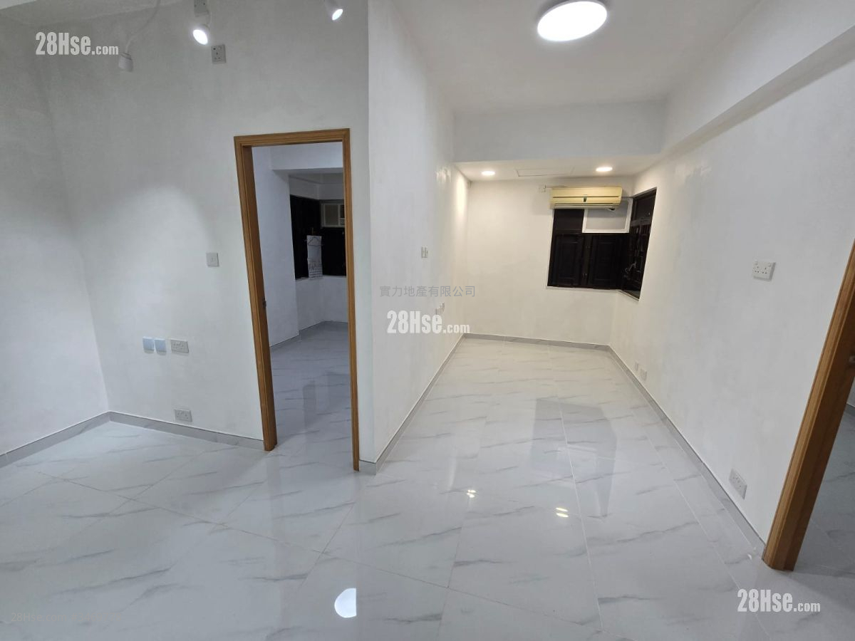 Luen On Apartments Rental 3 Bedrooms , 1 Bathroom 415 ft² ( 38.6 m² )