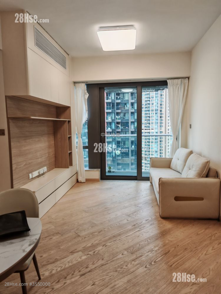 The Arles Rental 3 Bedrooms , 2 Bathrooms 755 ft² ( 70.1 m² )