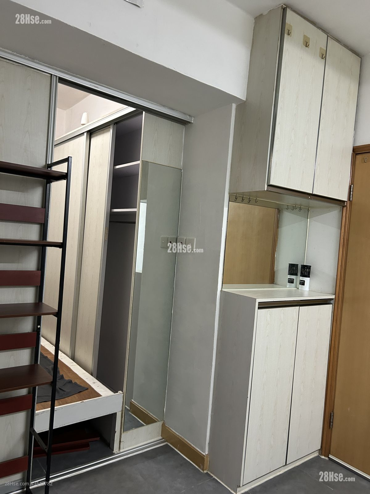 Yau Wing Apartments Rental 1 Bedroom , 1 Bathroom 150 ft² ( 13.9 m² )