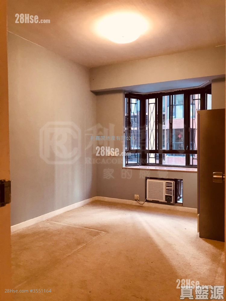 Beverly Villas Rental 3 Bedrooms , 2 Bathrooms 1,211 ft² ( 112.5 m² )