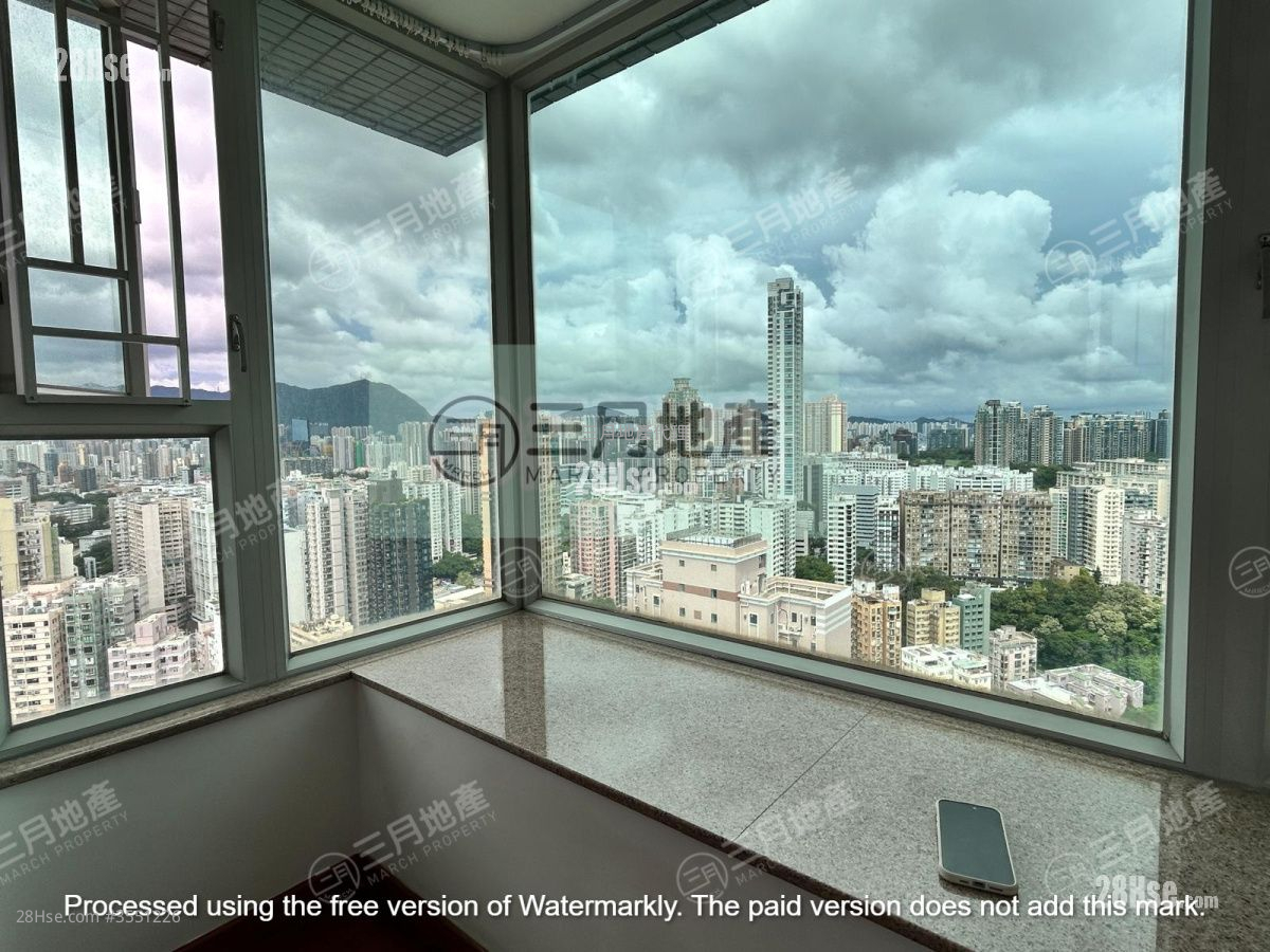 Paradise Square Rental 3 Bedrooms , 2 Bathrooms 608 ft² ( 56.5 m² )
