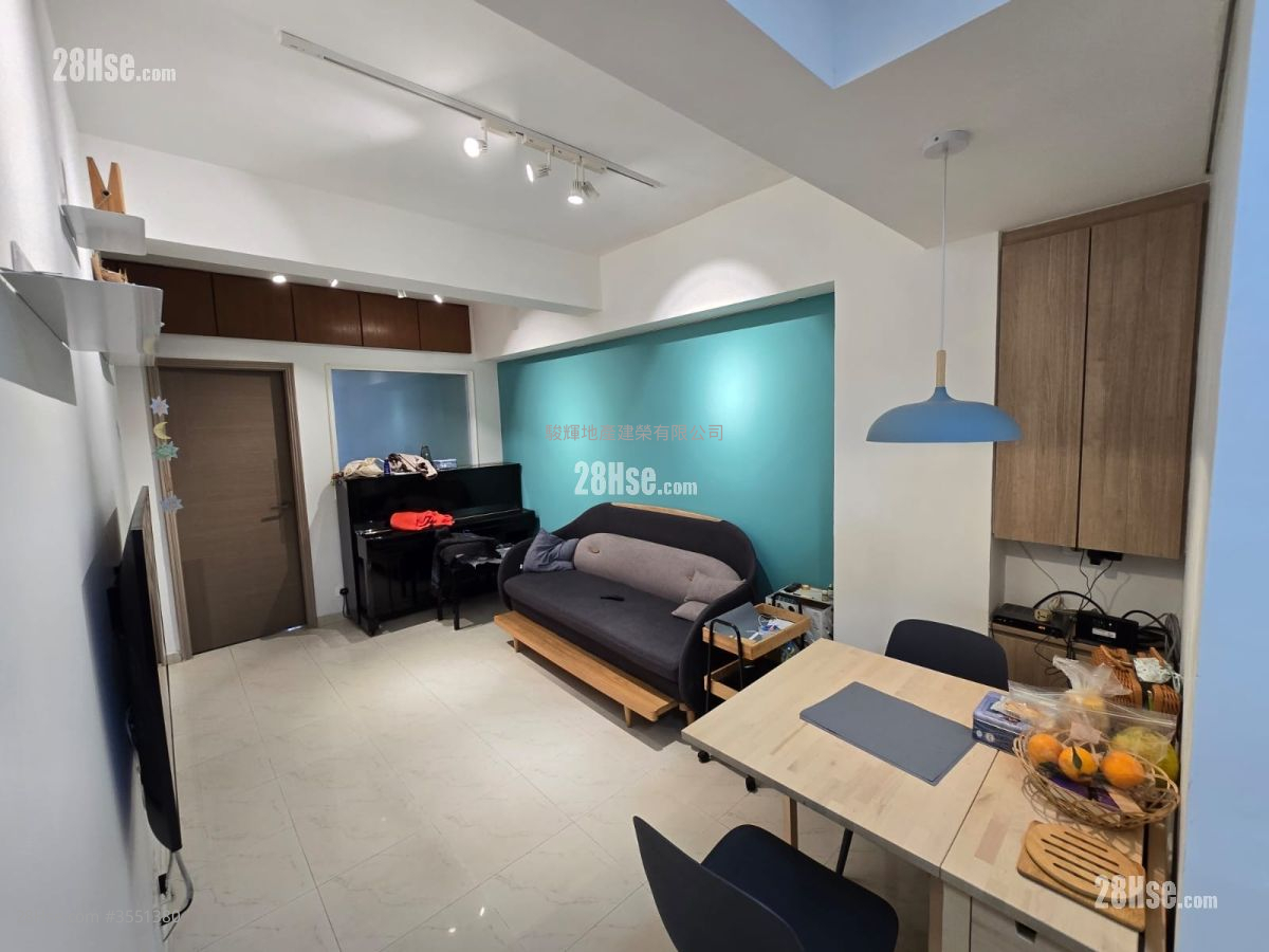 Kam Sing Building Sell 652 ft² ( 60.6 m² )