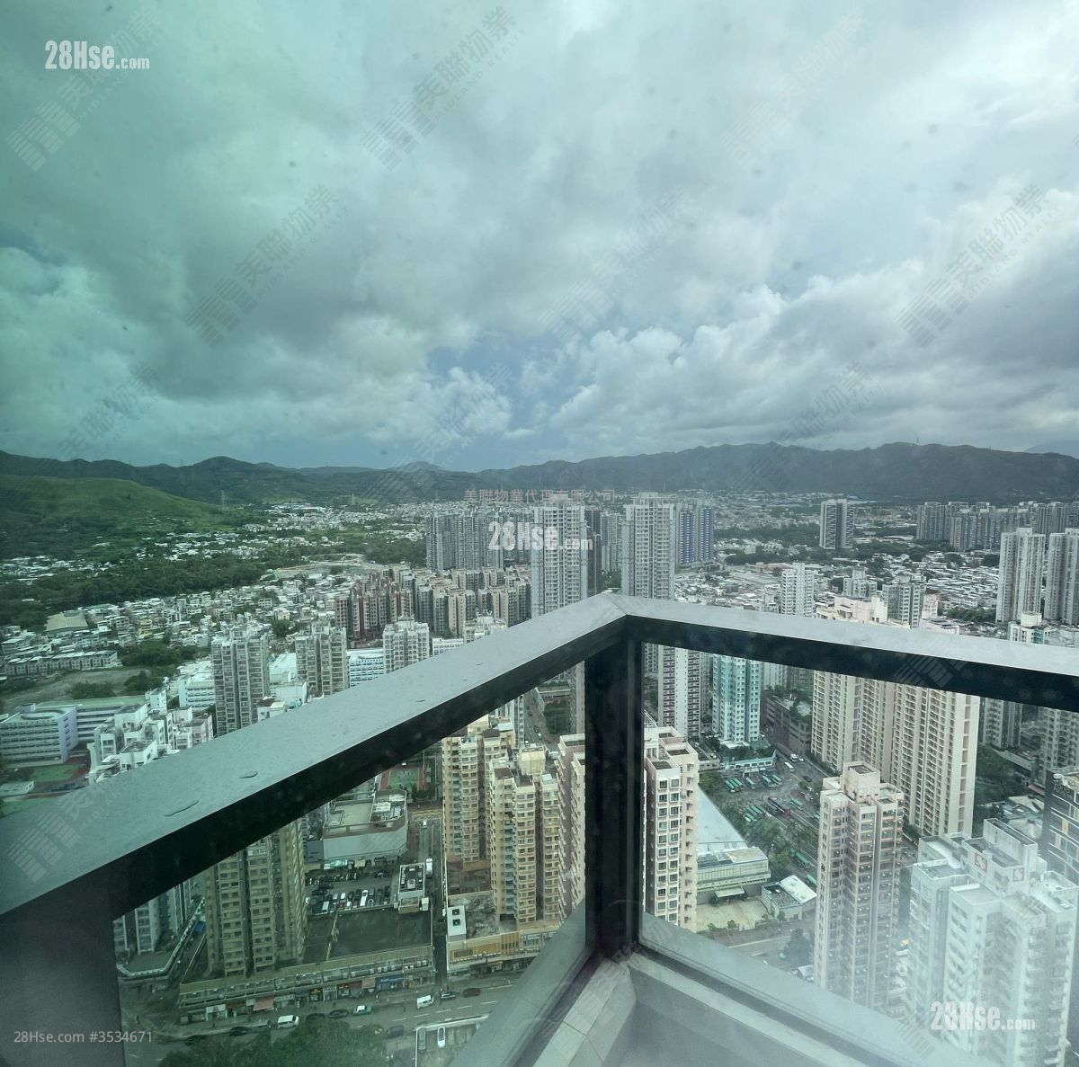 The Yoho Hub Rental 4 Bedrooms , 2 Bathrooms 901 ft² ( 83.7 m² )