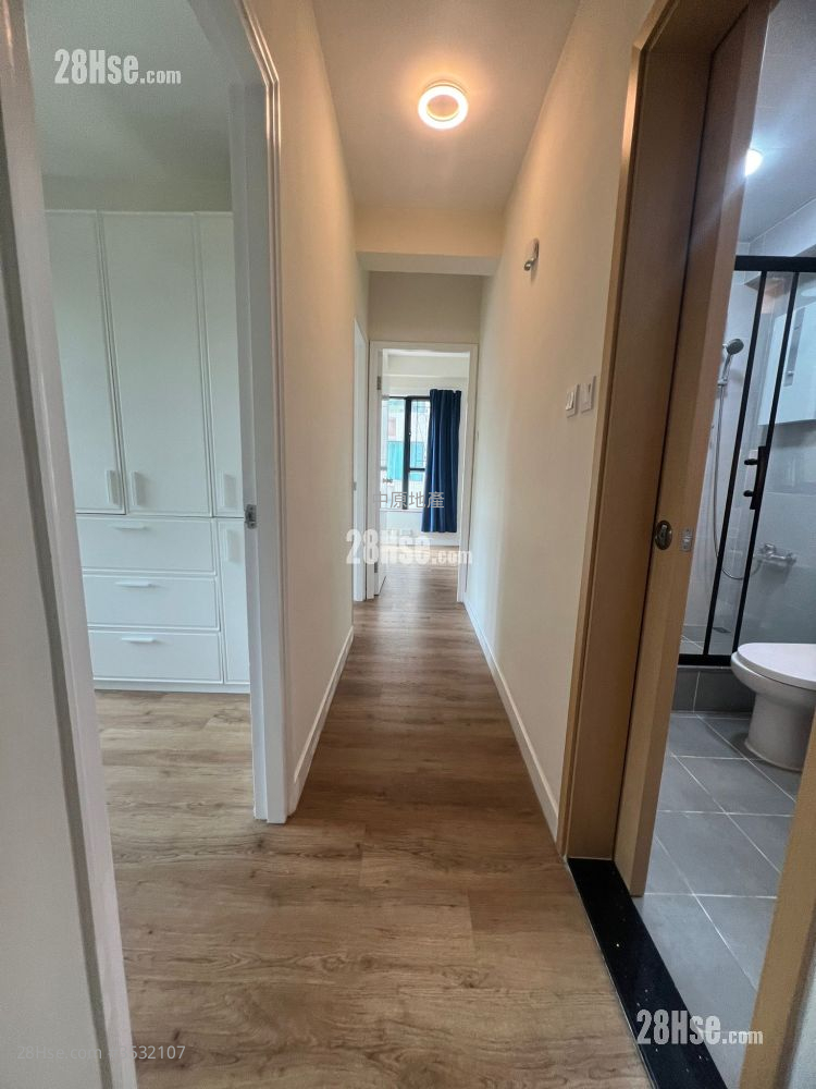Park Royale Sell 3 Bedrooms 564 ft² ( 52.4 m² )