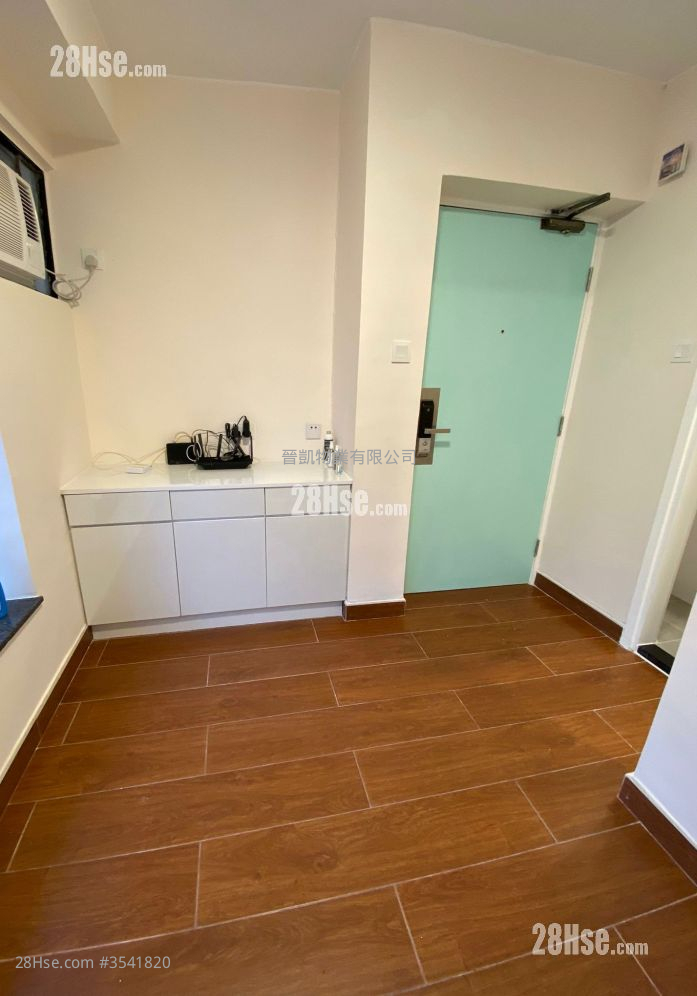 Metro Hermitage Sell 1 Bedroom , 1 Bathroom 209 ft² ( 19.4 m² )