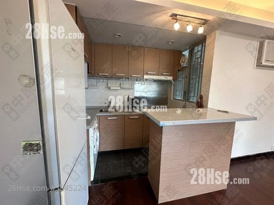 Man Lai Court Rental 3 Bedrooms , 2 Bathrooms 622 ft² ( 57.8 m² )