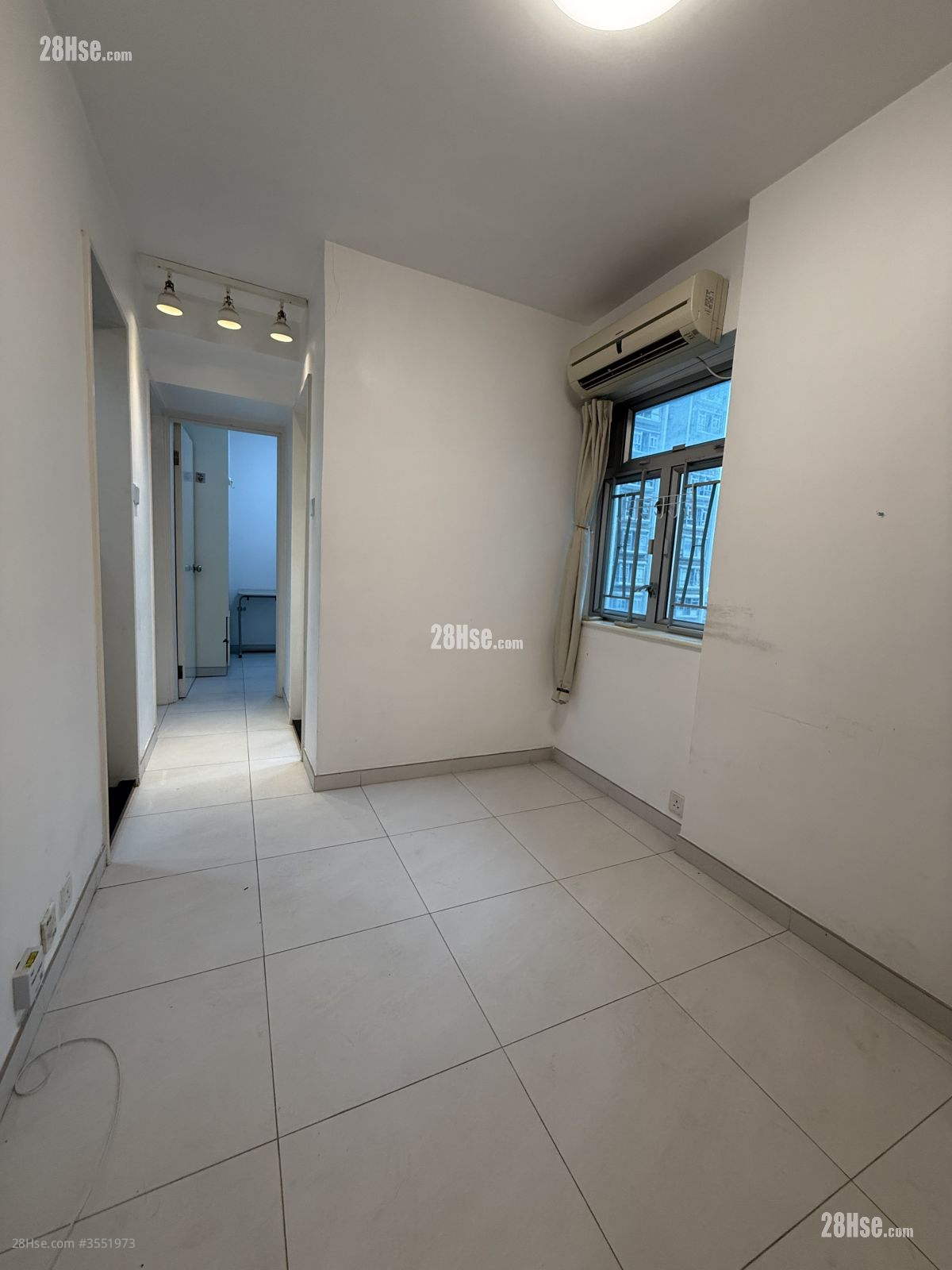 Shatin Centre Rental 2 Bedrooms , 1 Bathroom 301 ft² ( 28.0 m² )
