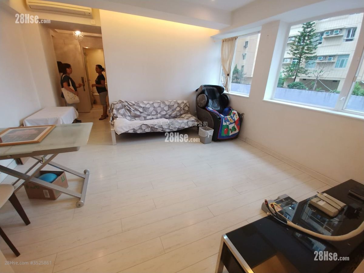 Tak Fai Building Rental 3 Bedrooms , 1 Bathroom 586 ft² ( 54.4 m² )