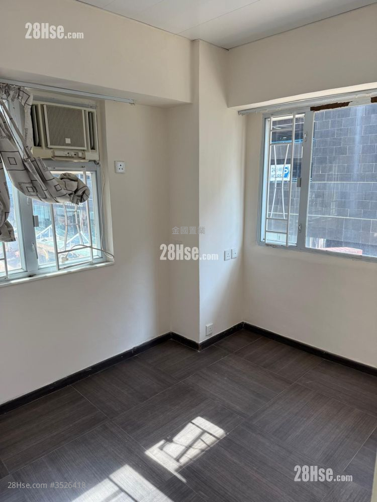 Wing Fat Mansion Rental 2 Bedrooms , 1 Bathroom 404 ft² ( 37.5 m² )