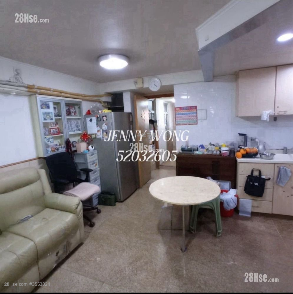Kim Tak Building Sell 3 Bedrooms , 2 Bathrooms 611 ft² ( 56.8 m² )