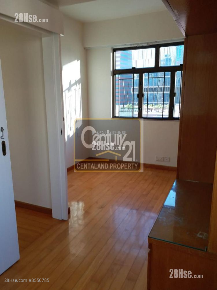 Jumbo Court Rental 2 Bedrooms , 1 Bathroom 413 ft² ( 38.4 m² )